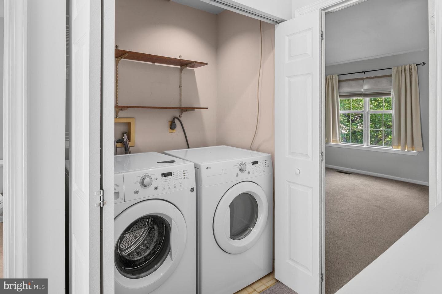 9614 Hingston Dwns photo 13