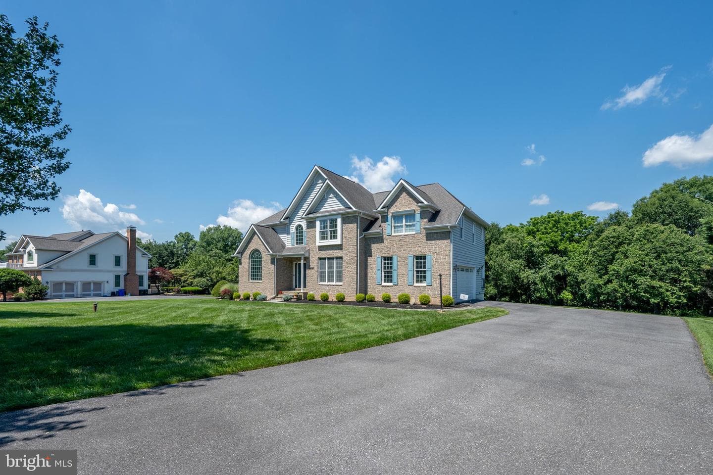 2921 Summer Hill Drive photo 2