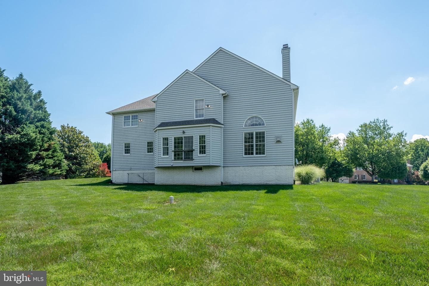 2921 Summer Hill Drive photo 3