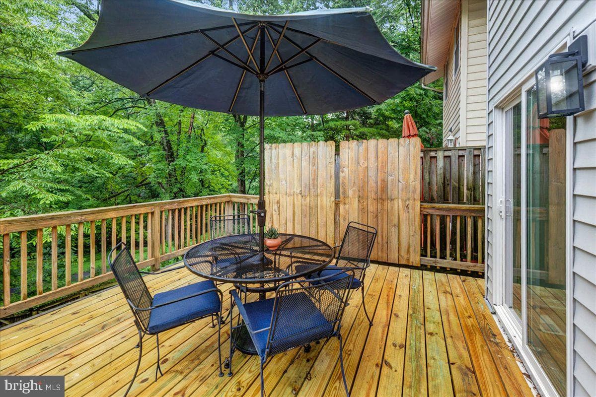 5496 Endicott Lane photo 5