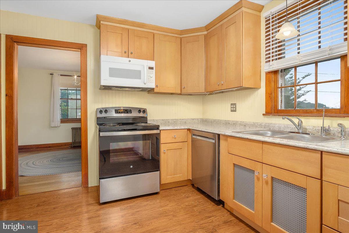 17010 Frederick Road photo 9