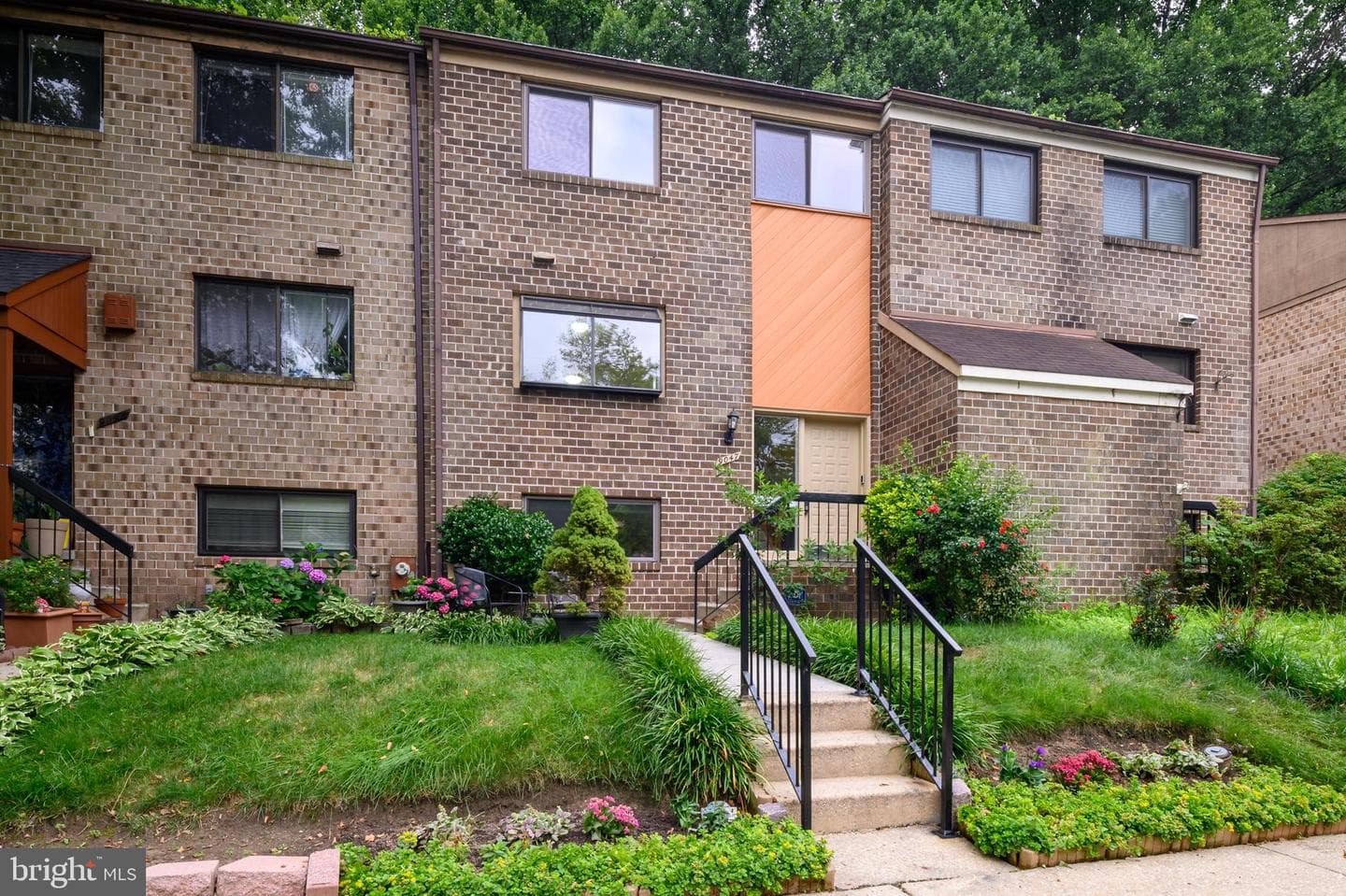 9047 Early April Way, Columbia