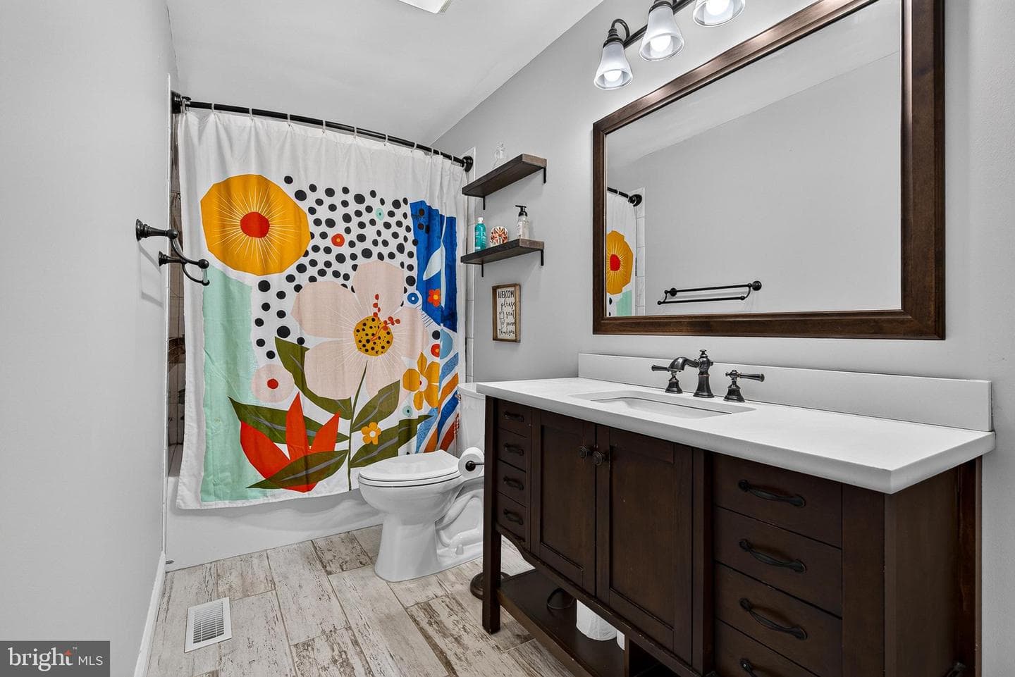 9404 Fairview Avenue photo 13