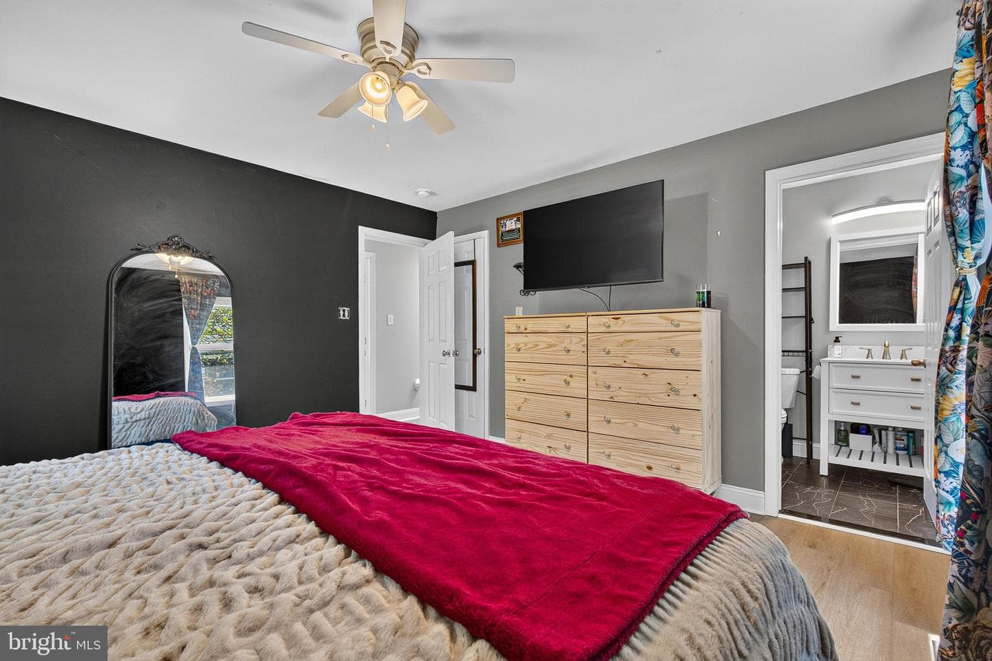 9404 Fairview Avenue photo 17