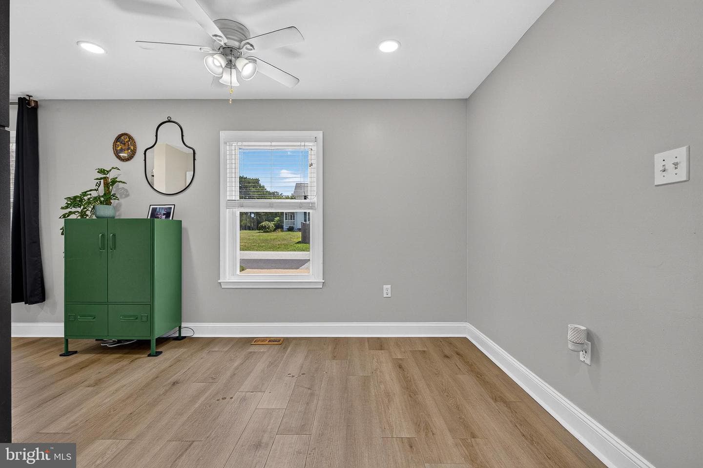 9404 Fairview Avenue photo 8