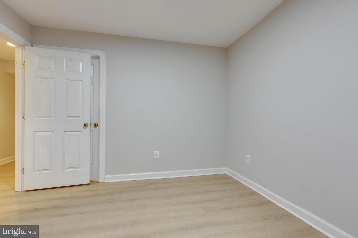 10806 Wadsworth Road photo 43