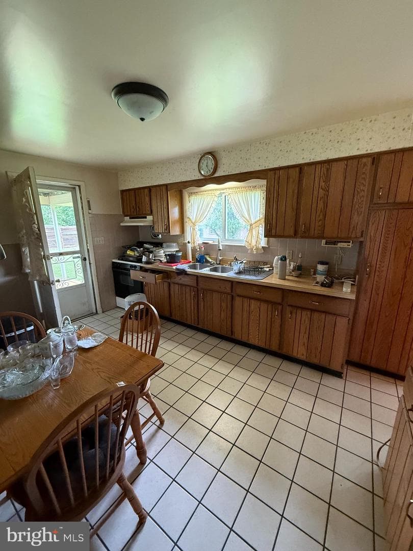 5667 Oakland Mills Road photo 3