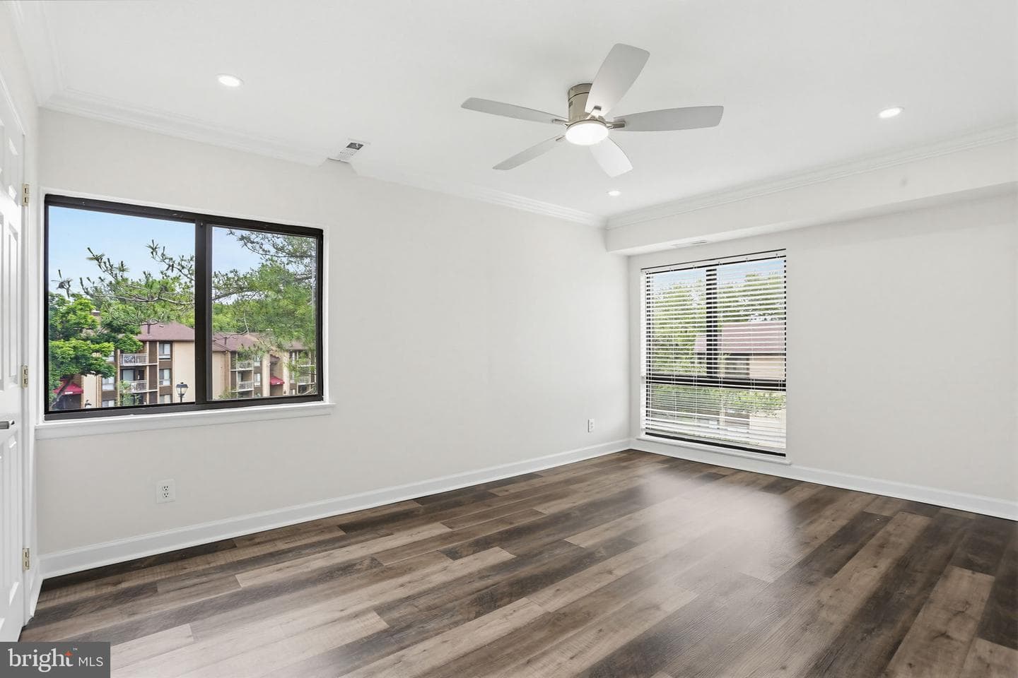 6081 Majors Lane #12 photo 25