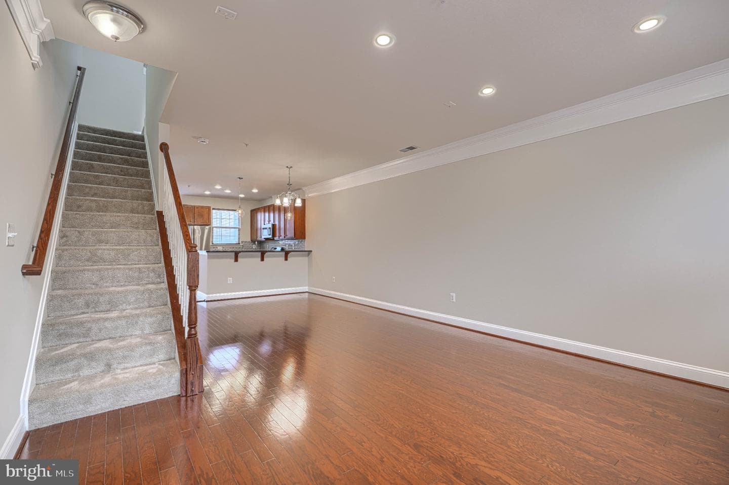 5715 Rosanna Place photo 12
