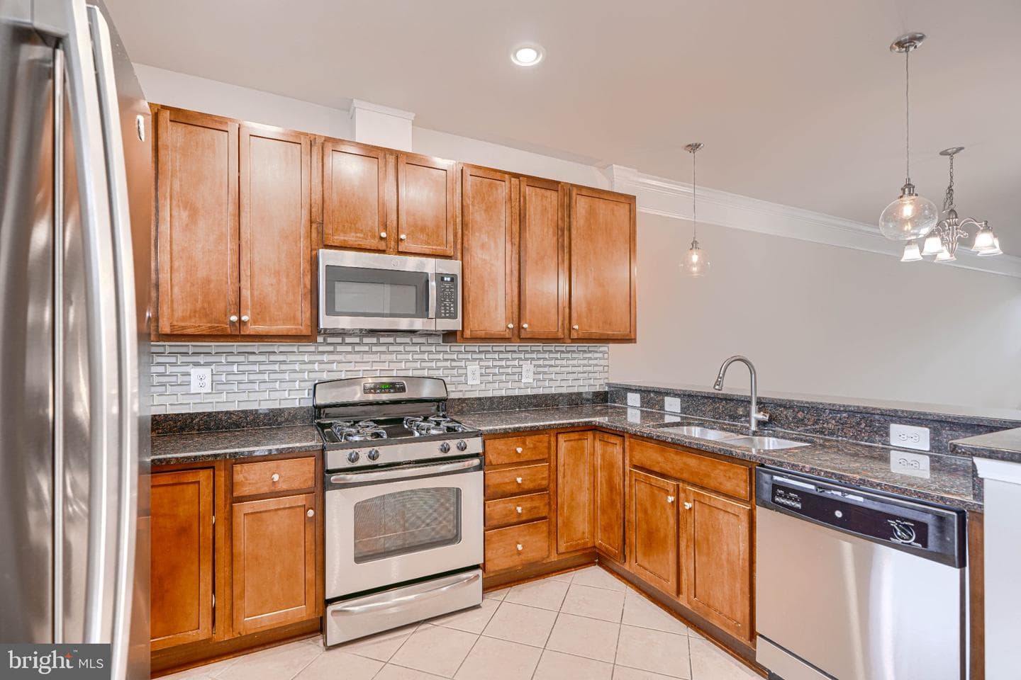 5715 Rosanna Place photo 17