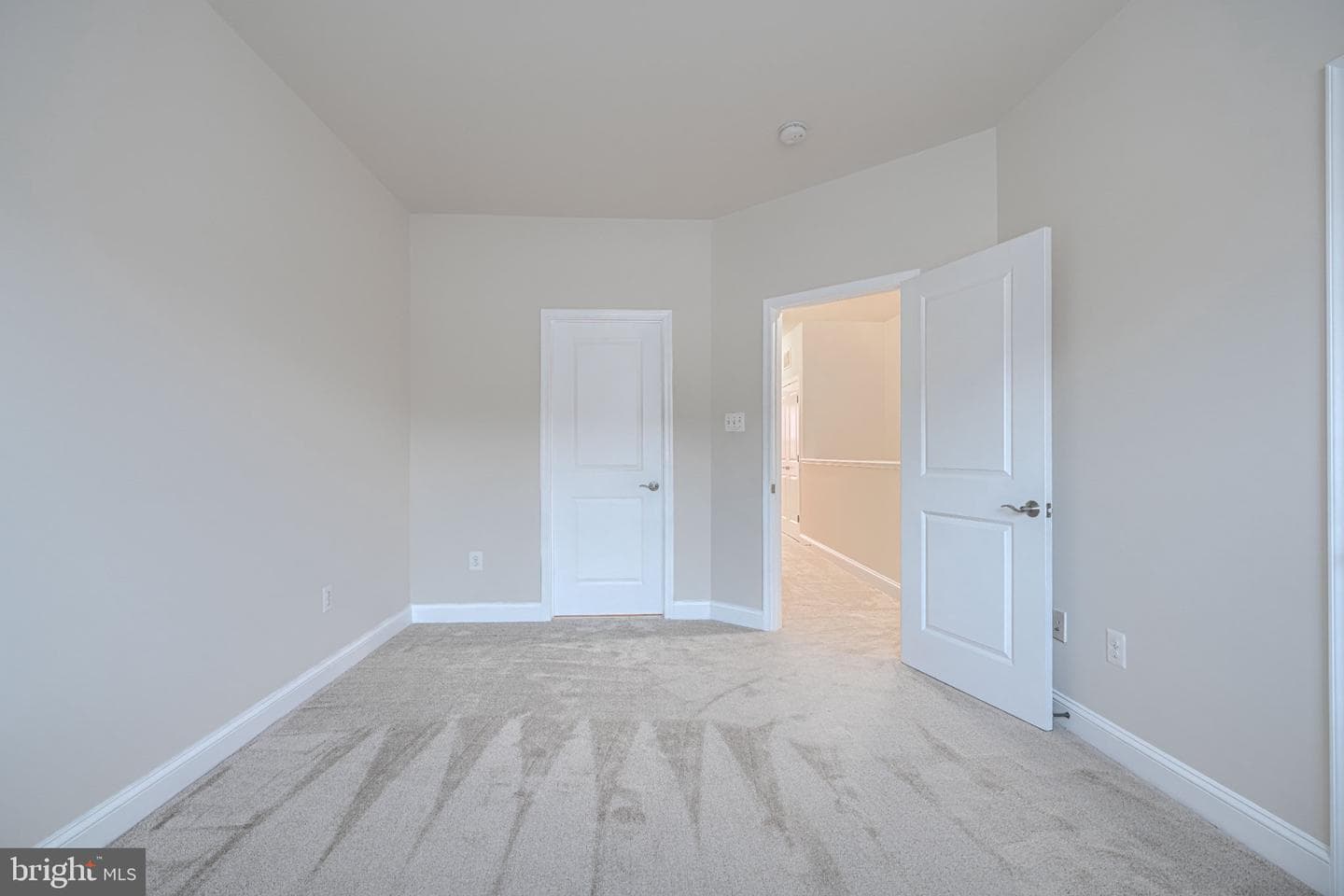 5715 Rosanna Place photo 26