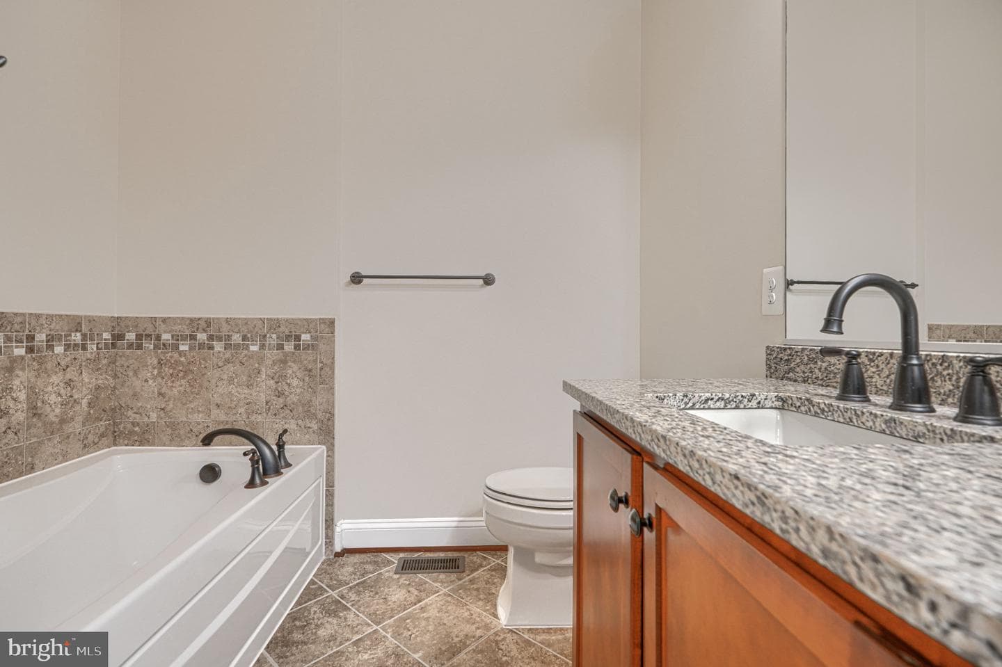 5715 Rosanna Place photo 31