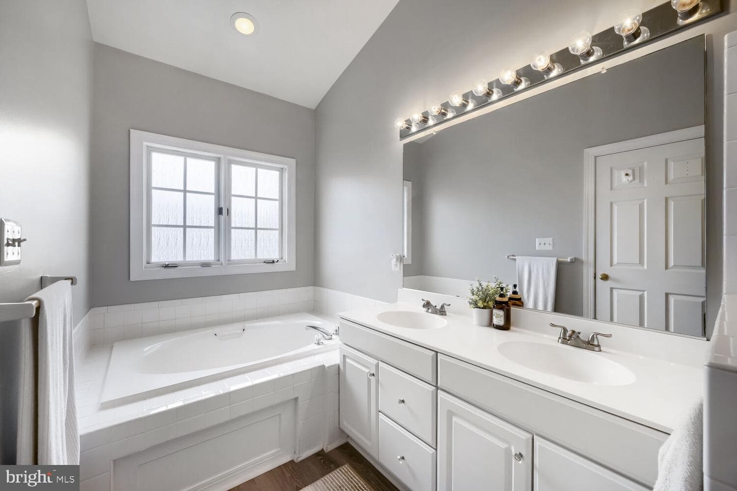 5911 Meadow Rose photo 17