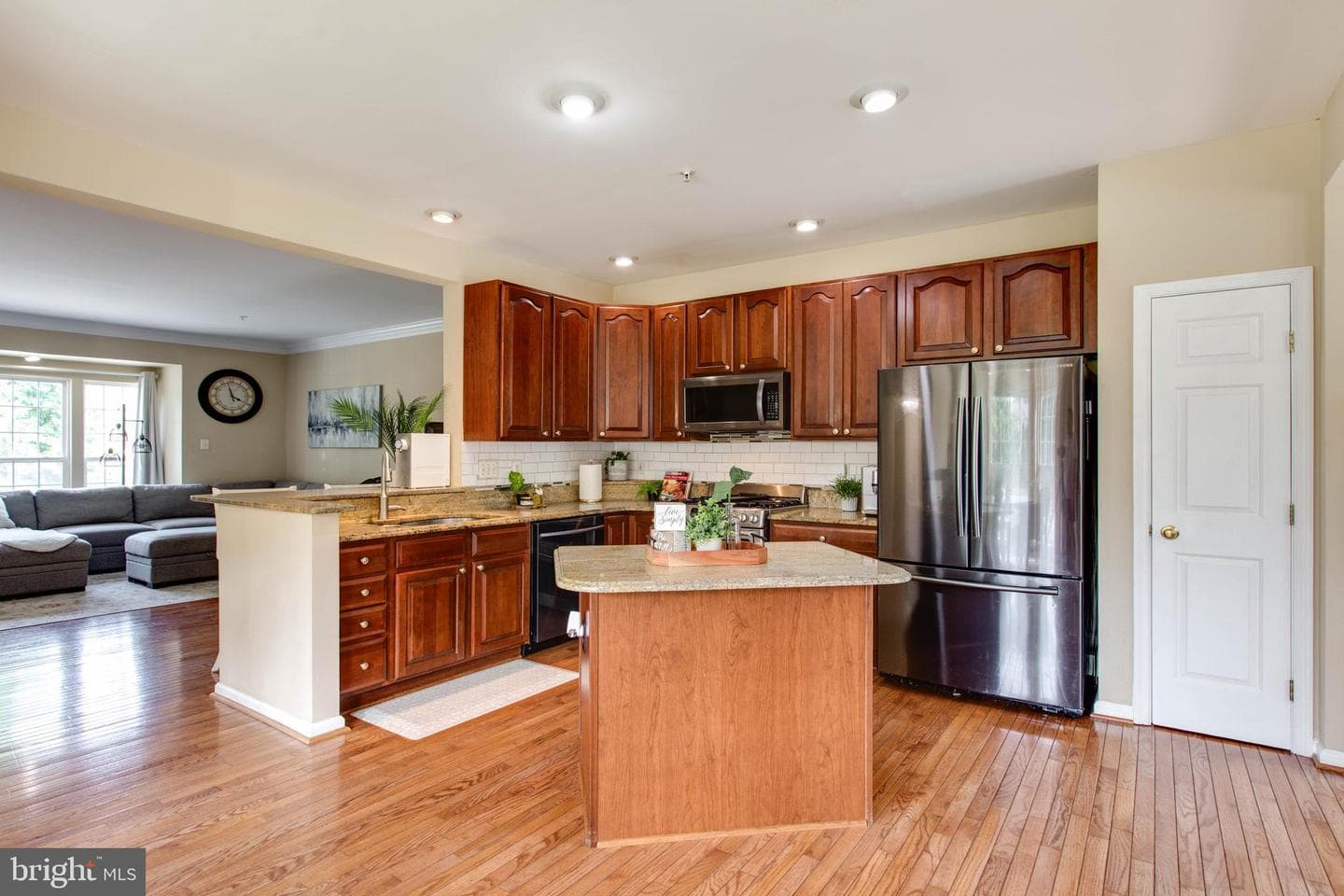 10700 Croydon Court photo 14