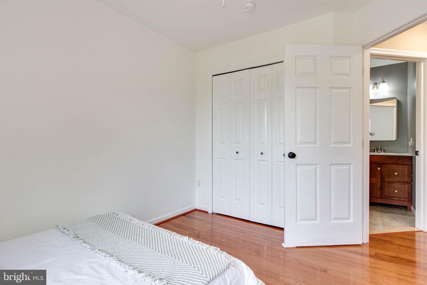 10700 Croydon Court photo 31