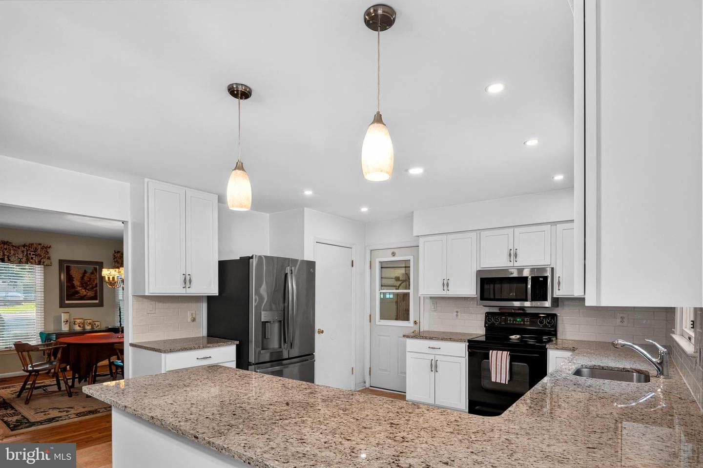 8518 Rosecroft Terrace photo 11