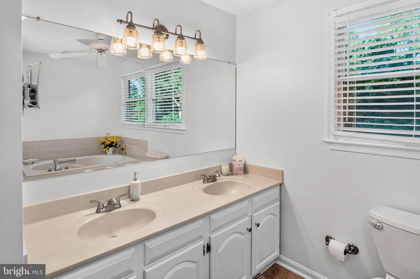 8518 Rosecroft Terrace photo 21