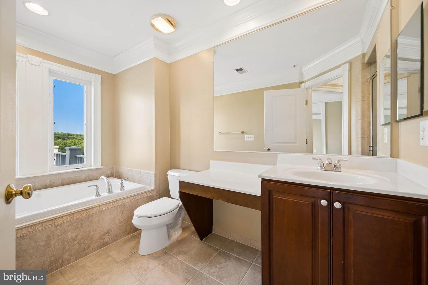8741 Lake Edge Drive photo 42