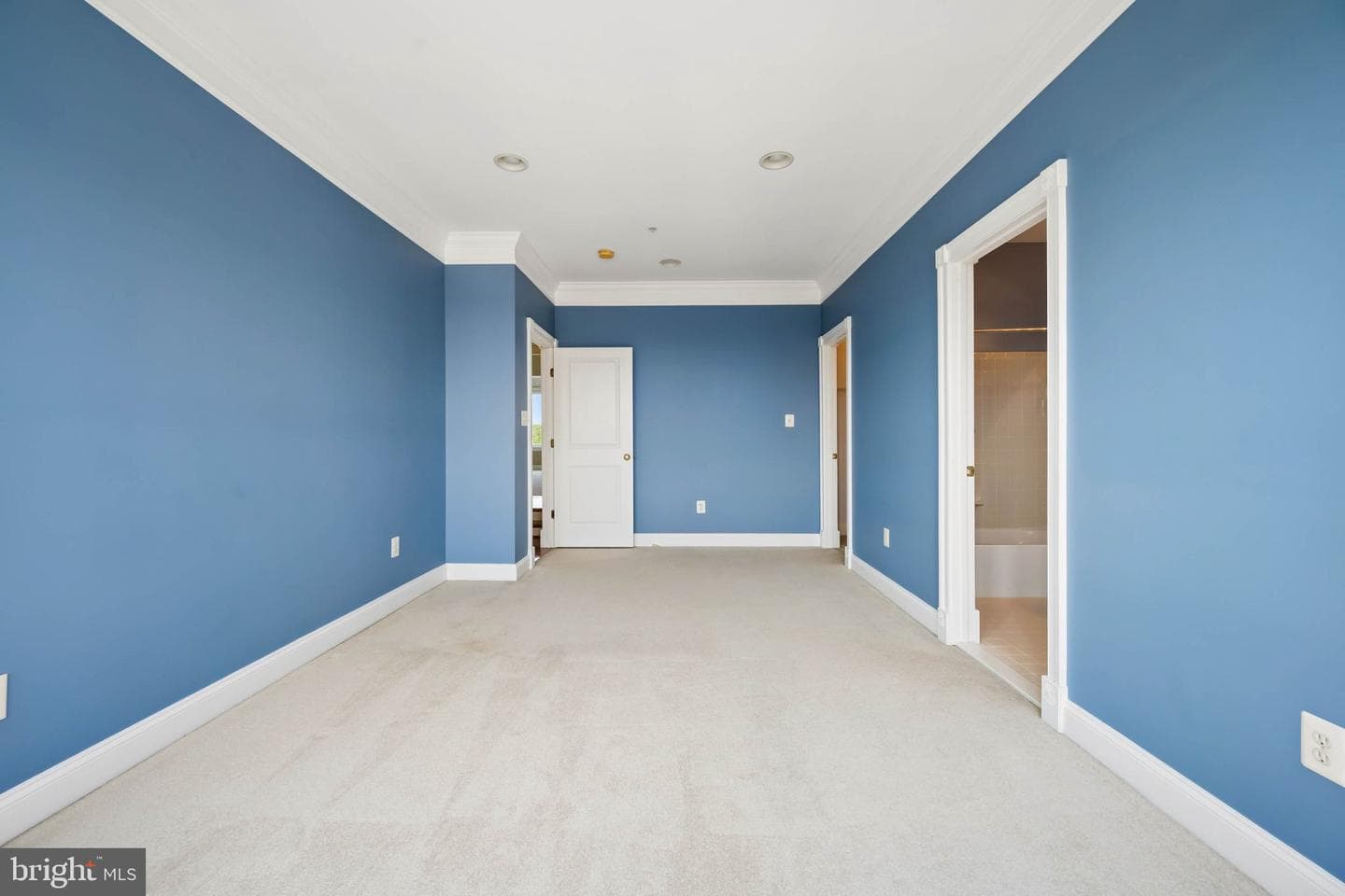 8741 Lake Edge Drive photo 48