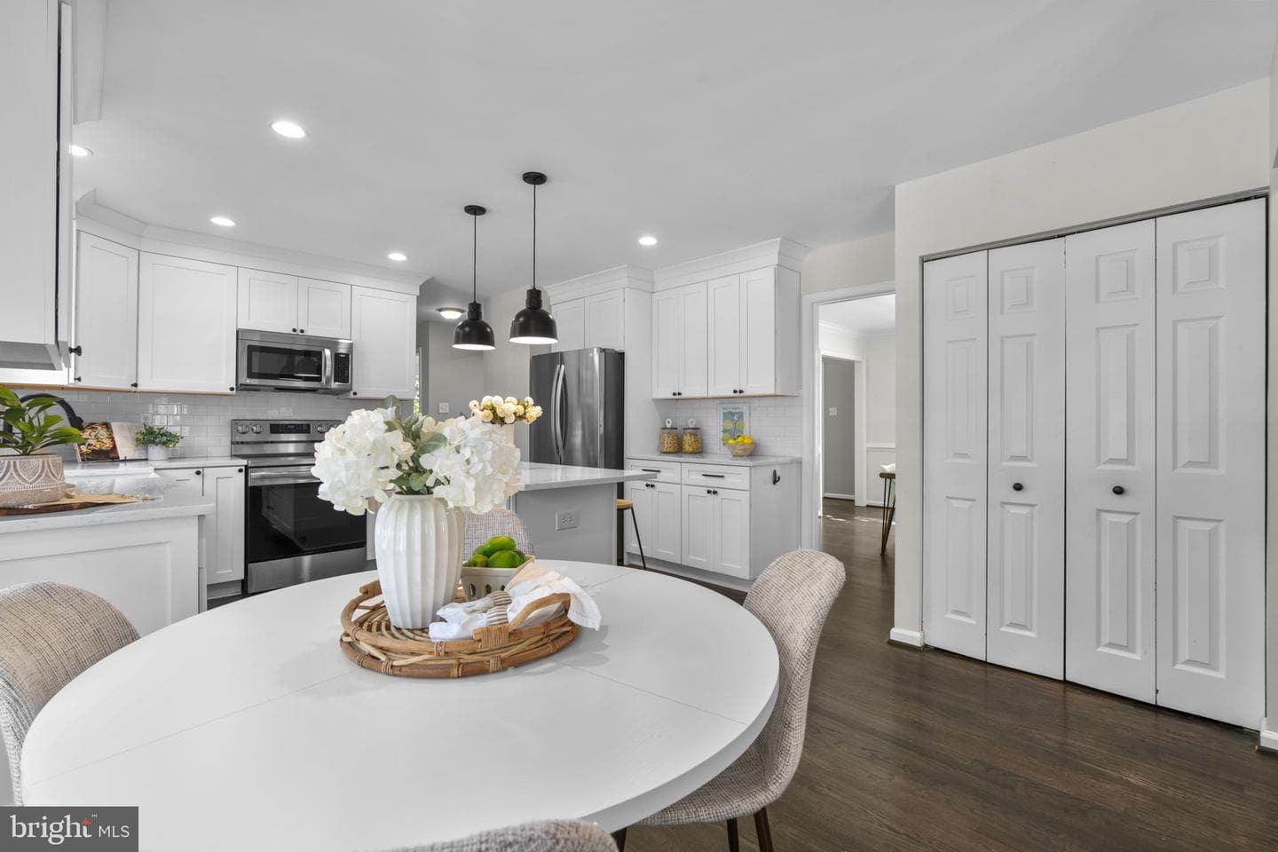 8308 Spring Breeze Court photo 15