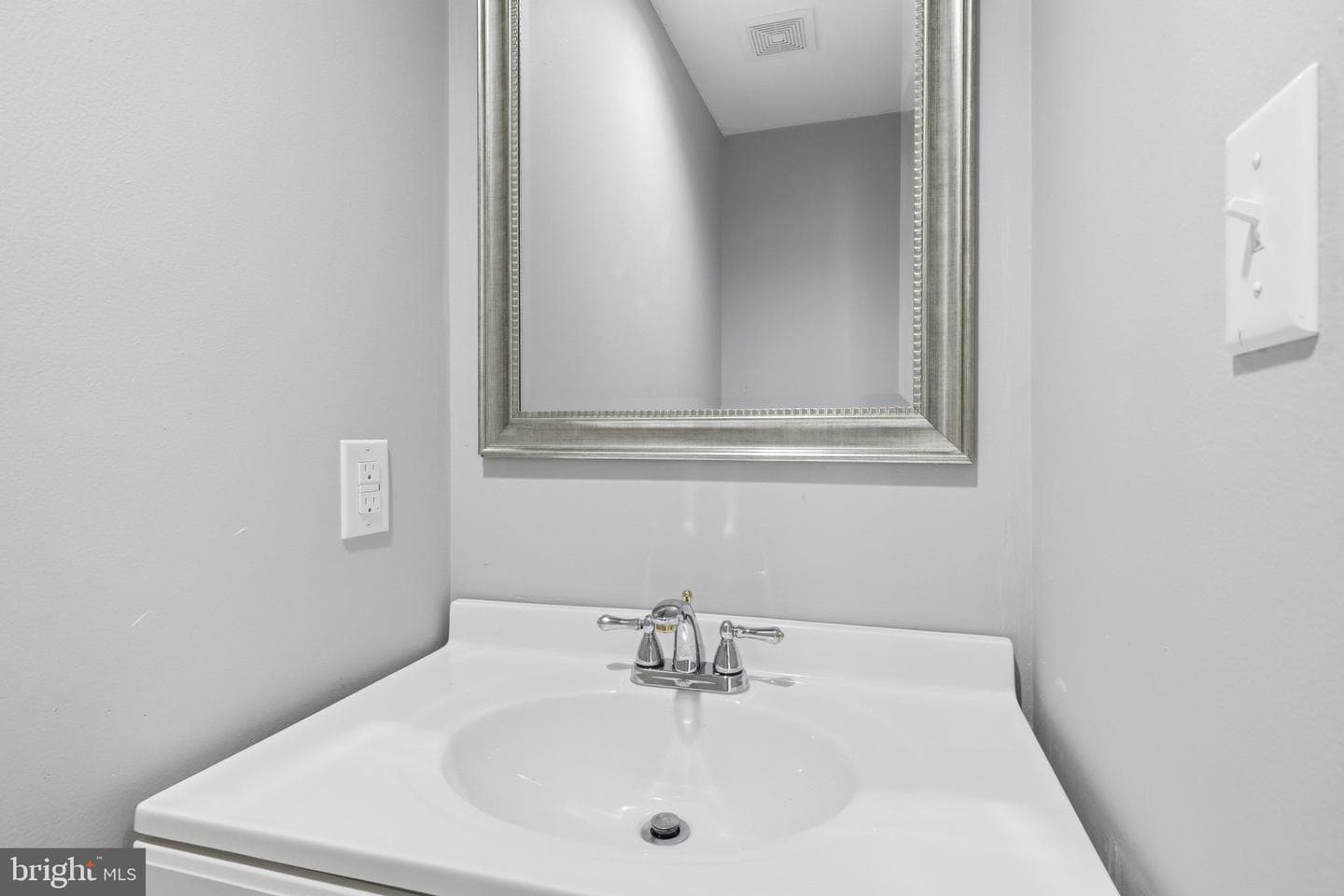 5538 Vantage Point Road photo 7