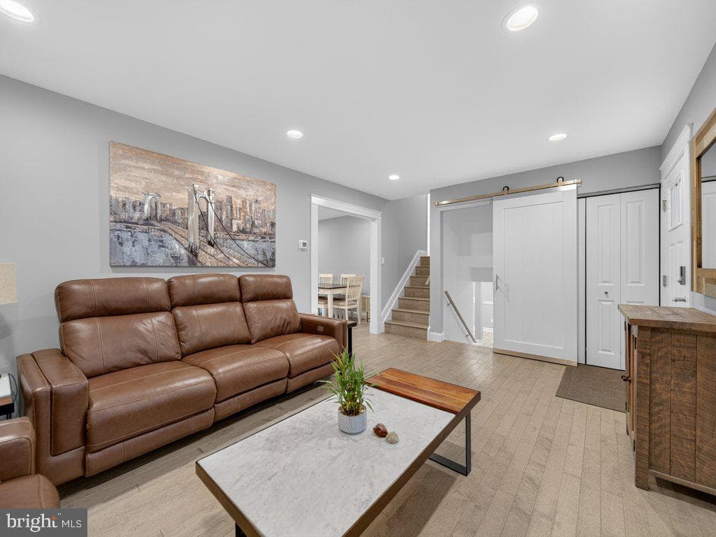 10124 Stansfield Road photo 10