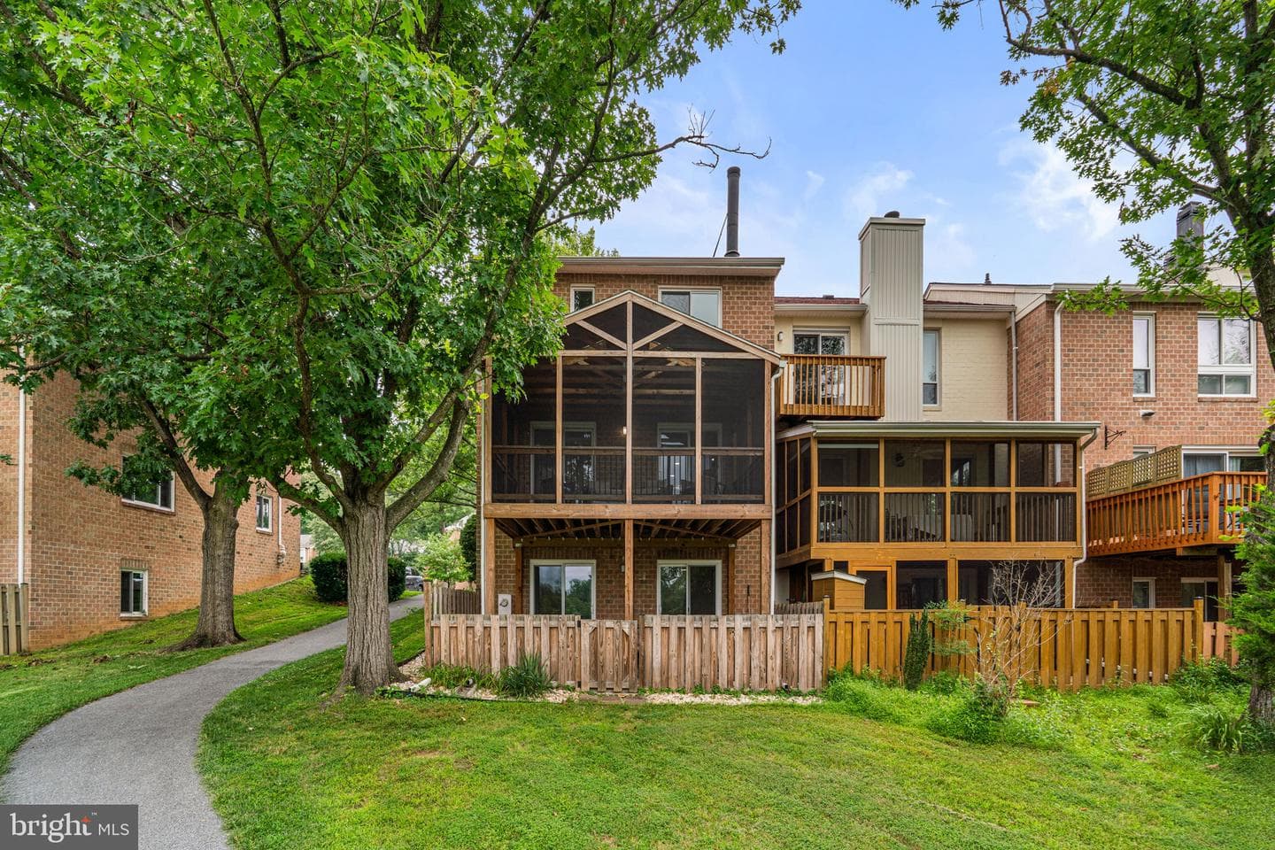 7252 Dockside, Columbia