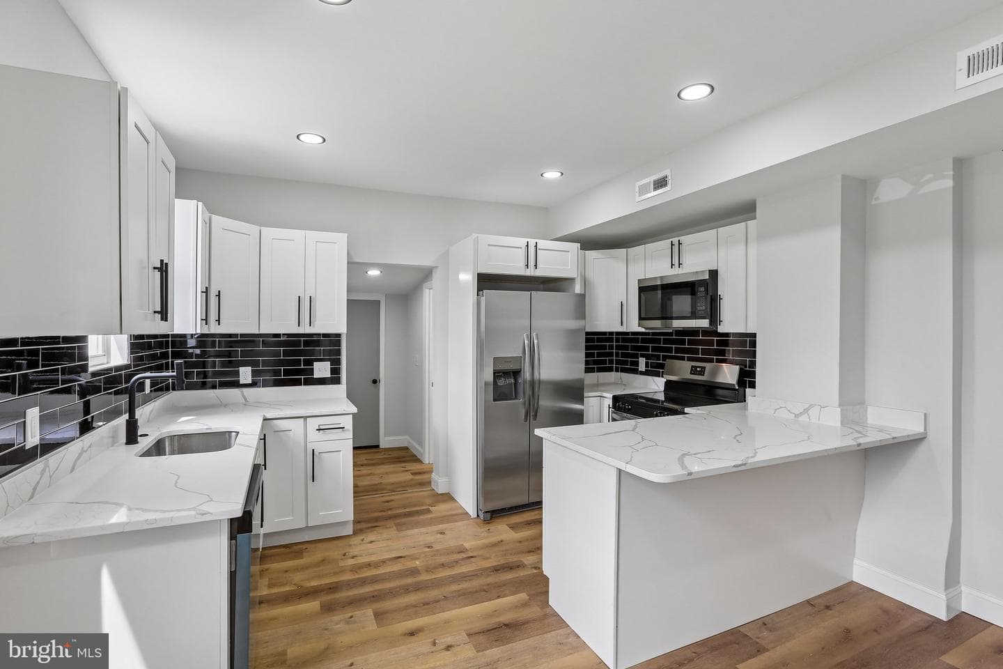 8434 Commercial Street photo 10