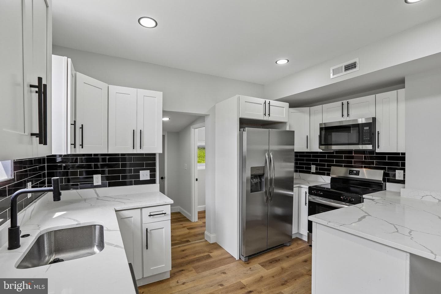 8434 Commercial Street photo 12