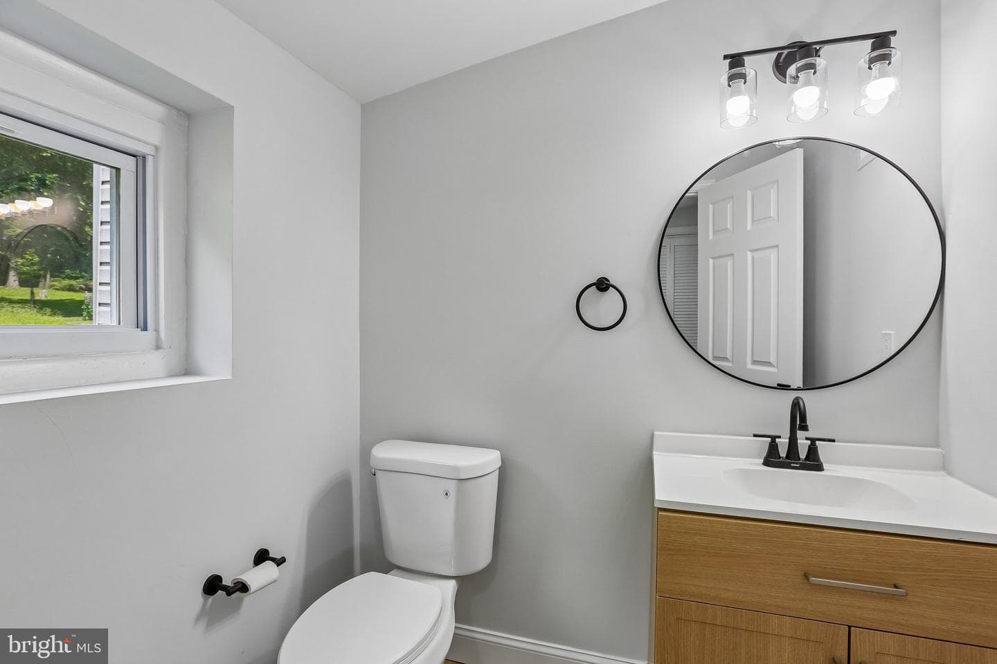 8434 Commercial Street photo 14