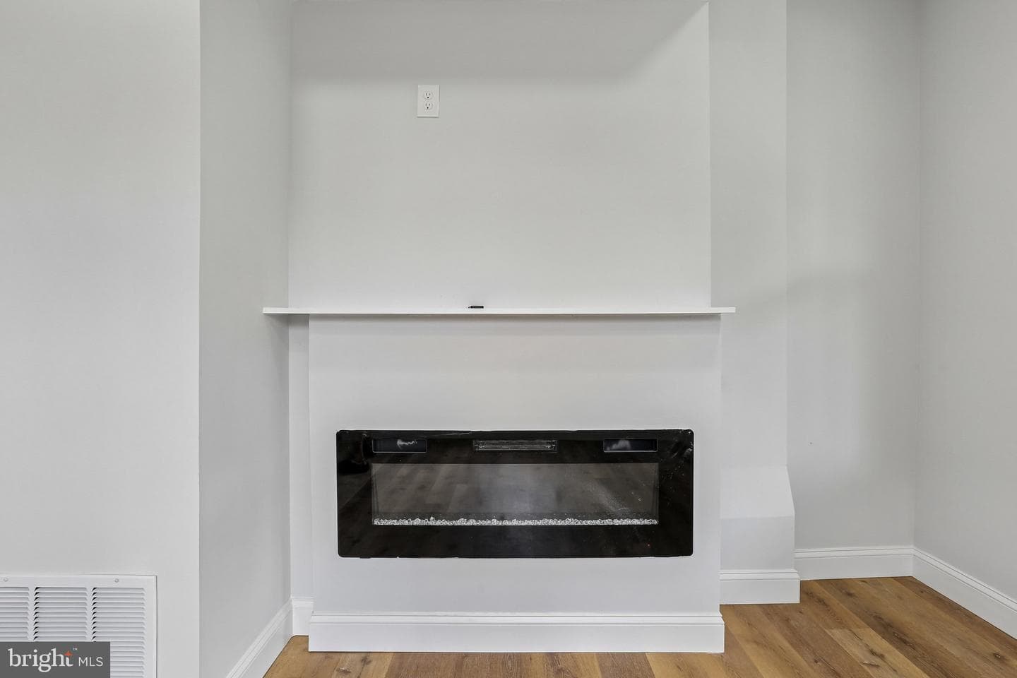 8434 Commercial Street photo 5