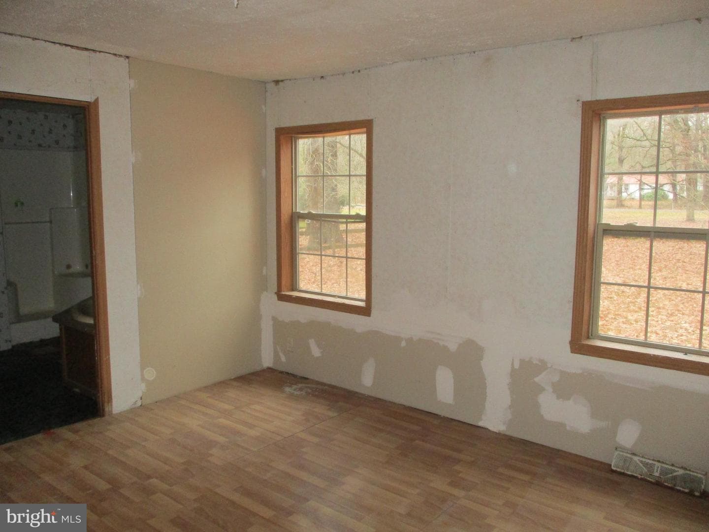 21199 Iowa Avenue photo 8
