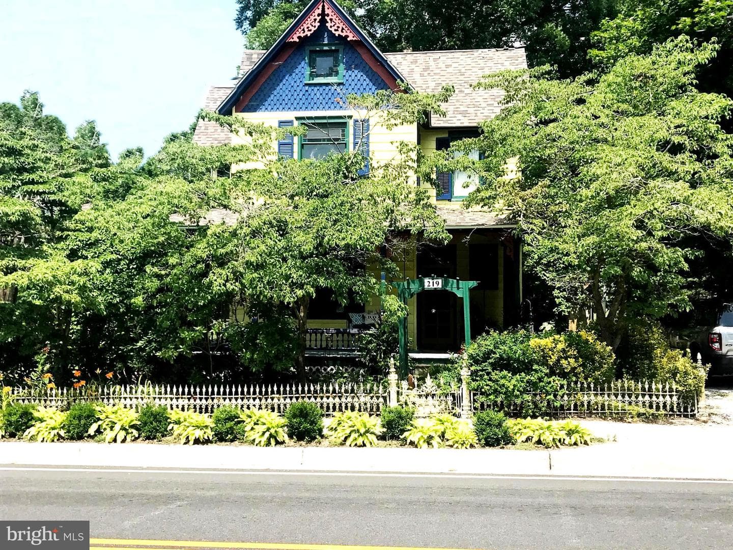 219 Sassafras Street photo 3