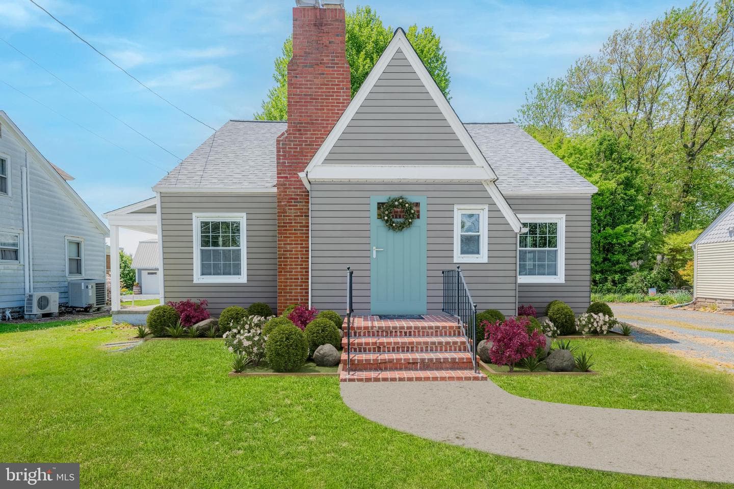 5562 S Main Street