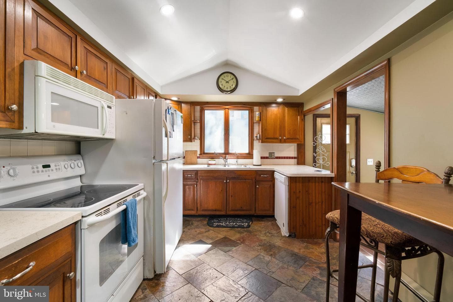21201 Rock Hall Avenue photo 10