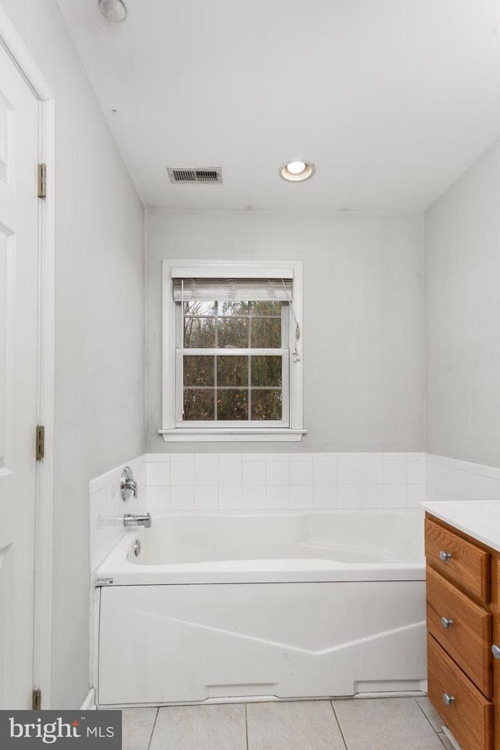 100 Acorn Drive photo 18