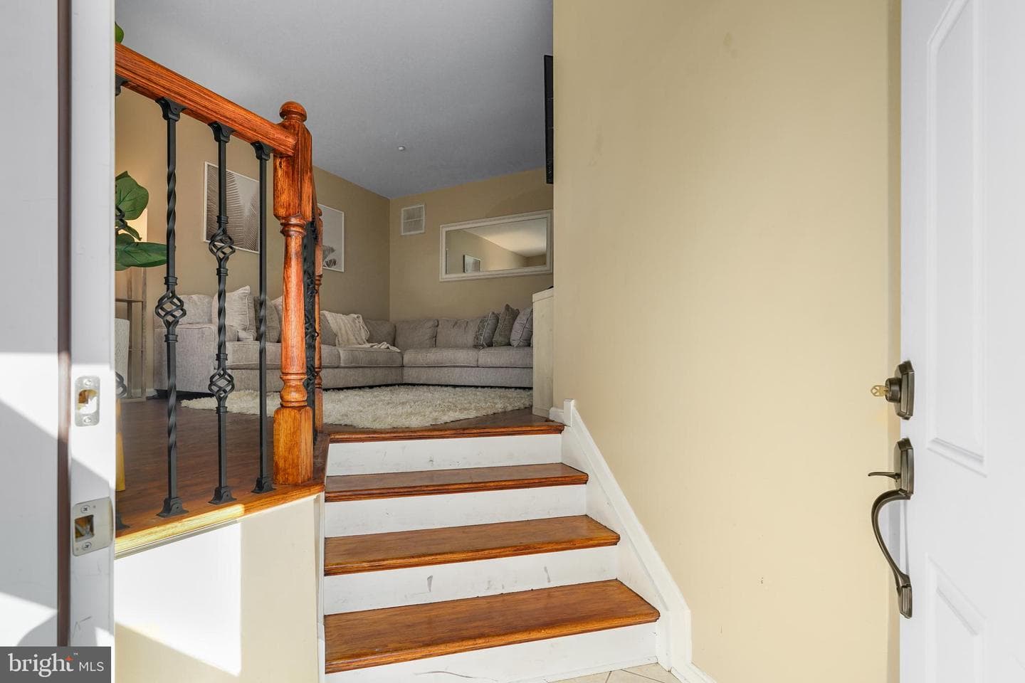 104 Oak Leaf Drive photo 2