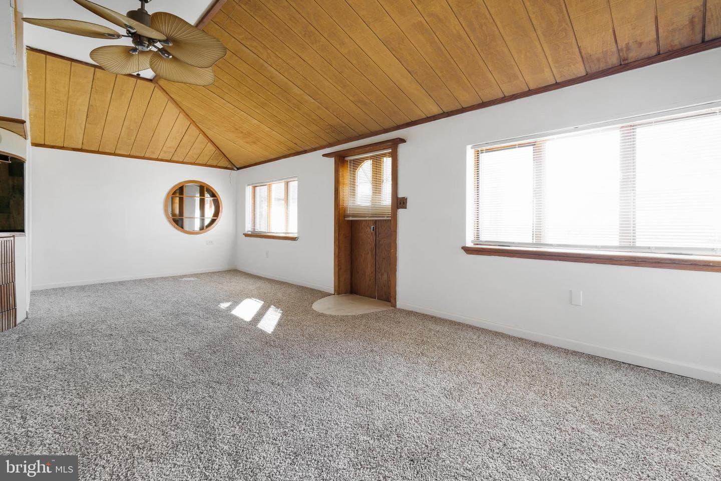 5738 Beach Road photo 13