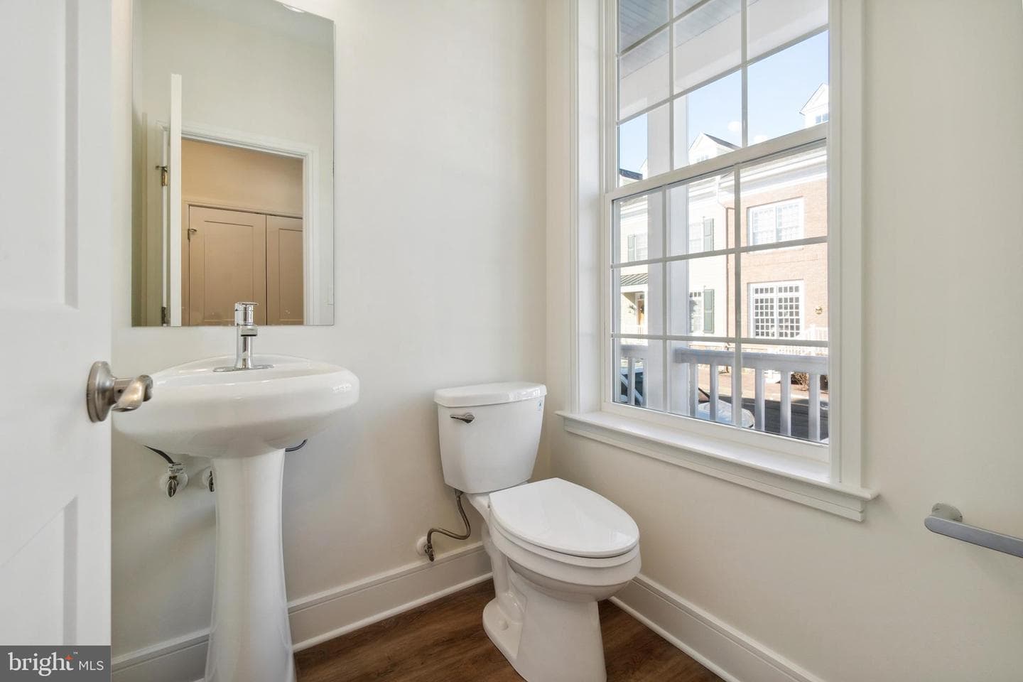 212 Landing Lane photo 11