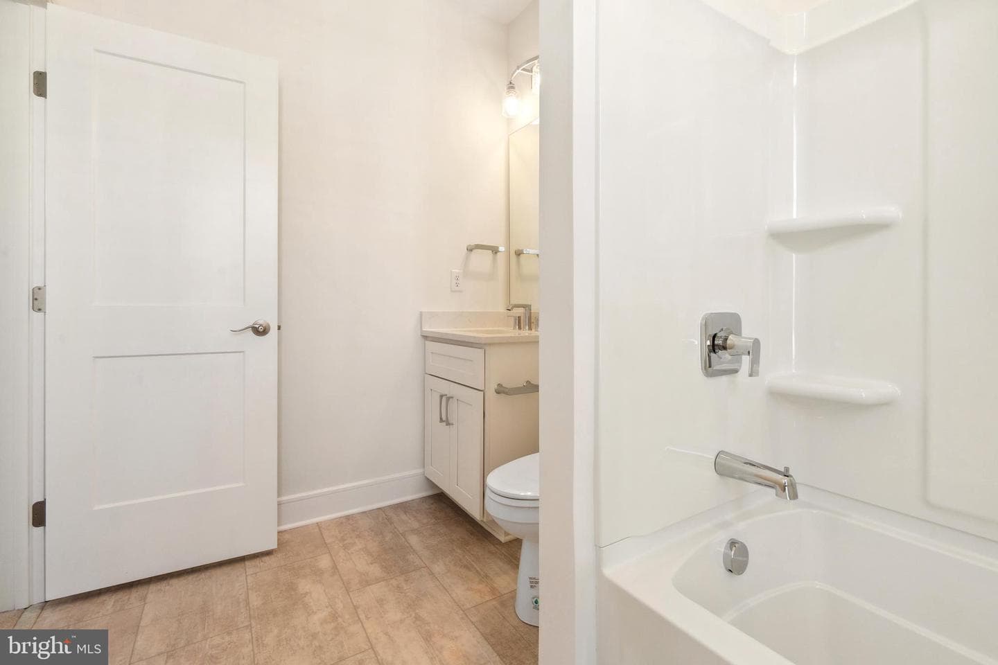 212 Landing Lane photo 18