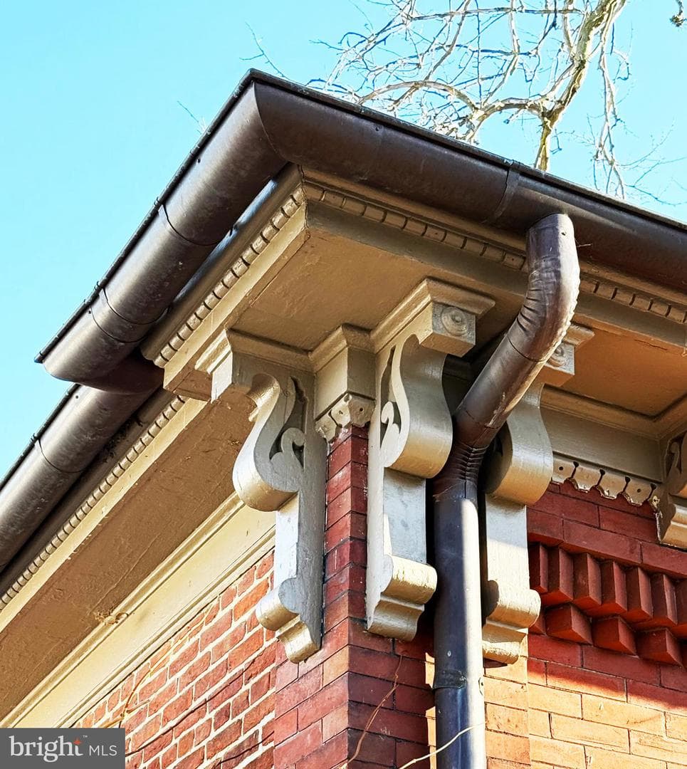 117 Court Street photo 4