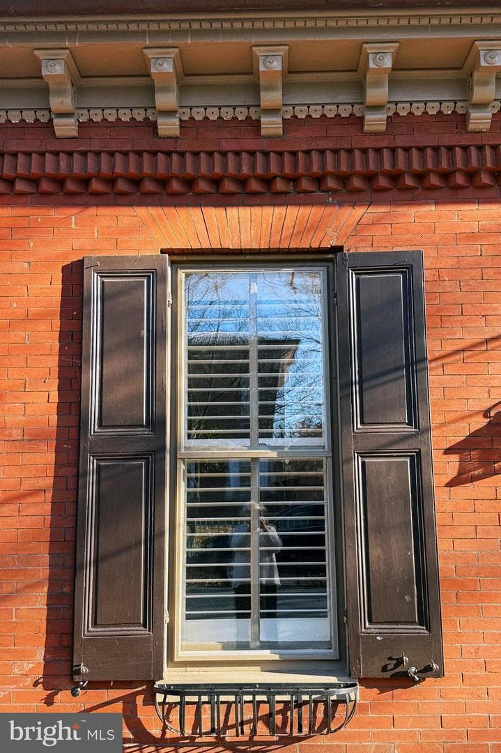 117 Court Street photo 5