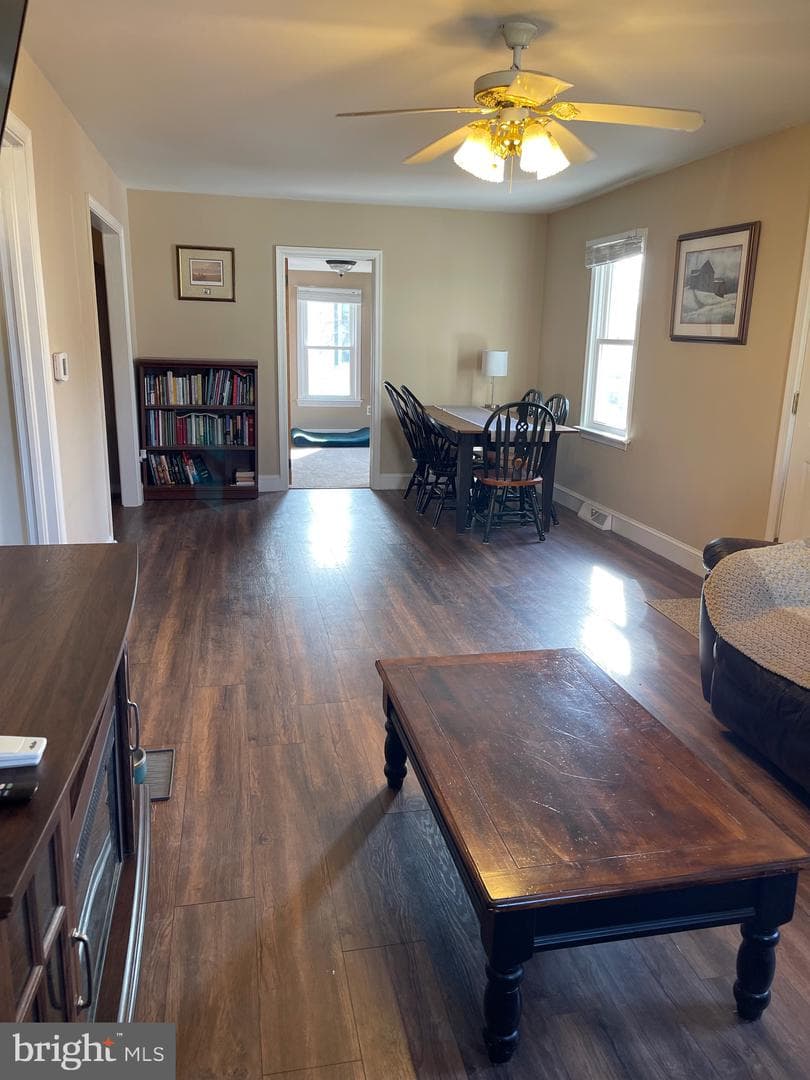 192 Comegys Street photo 4
