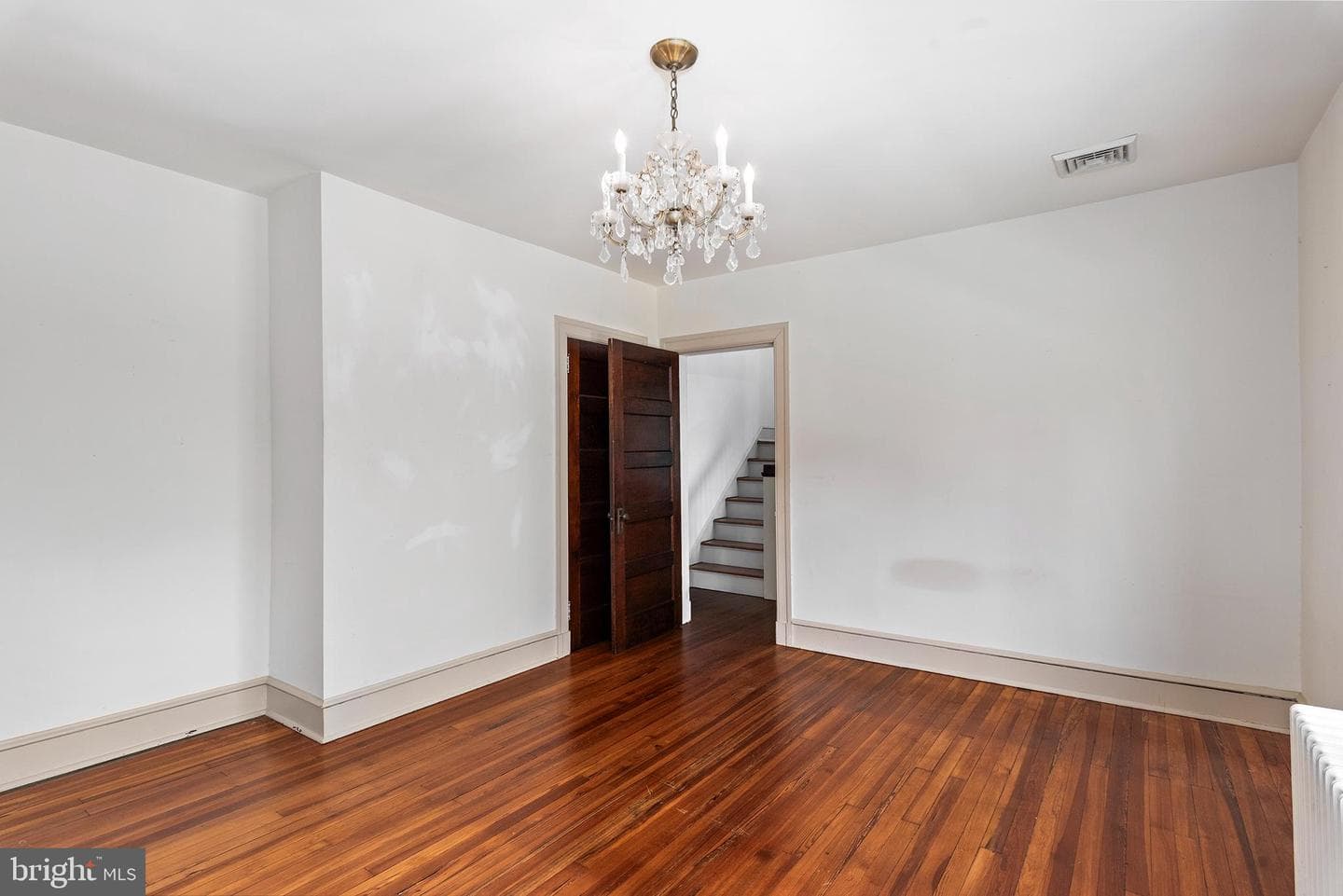 108 N Queen Street photo 18