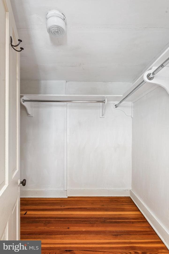 108 N Queen Street photo 20