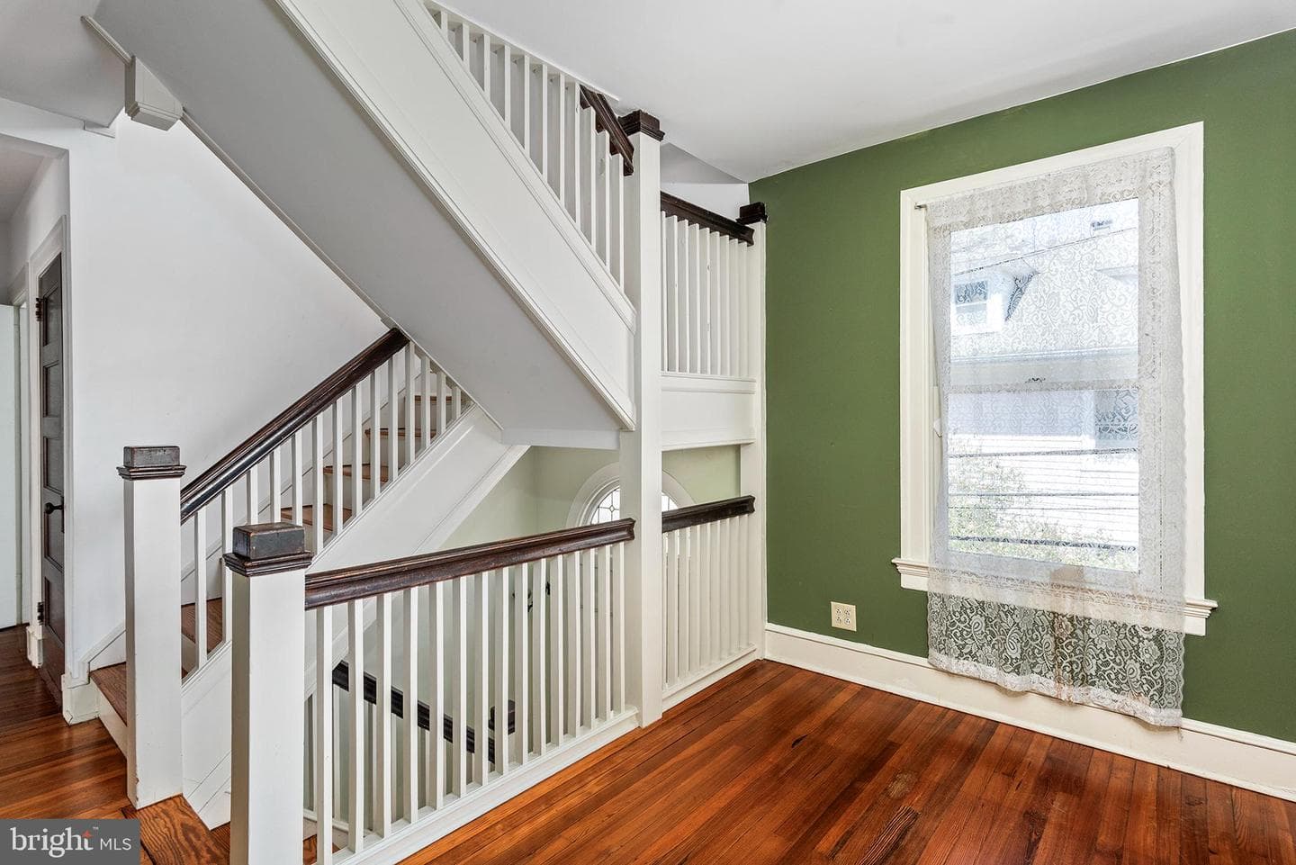 108 N Queen Street photo 29