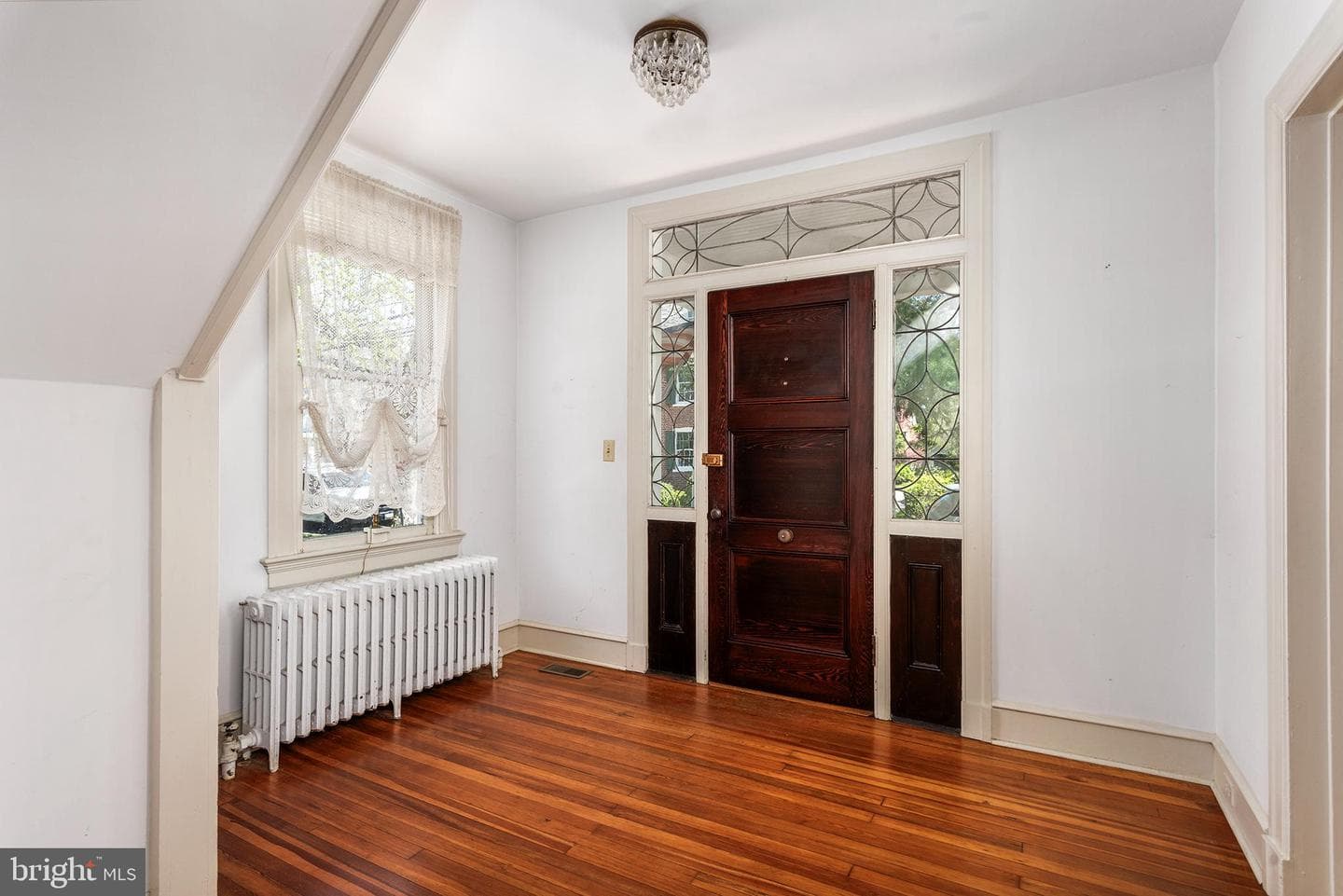 108 N Queen Street photo 3