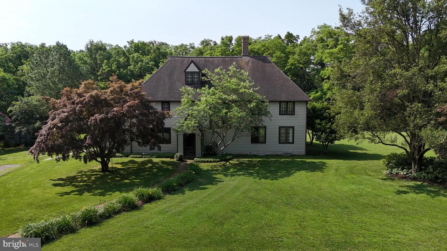 24576 Langford Road photo 2
