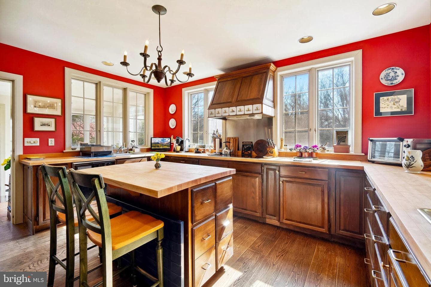 24576 Langford Road photo 22