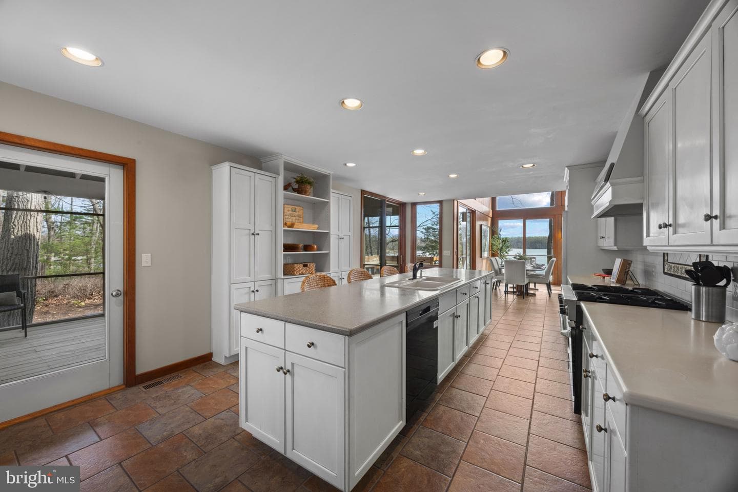 6581 Elizabeths Lane photo 16